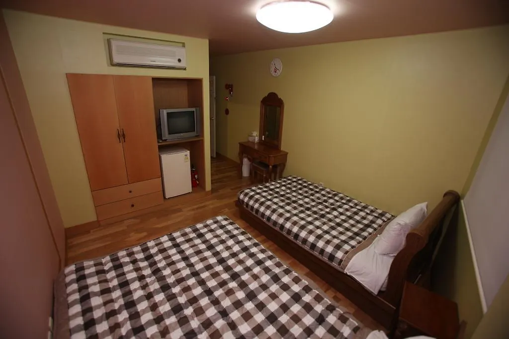 ג'גו Hostel Lyndon