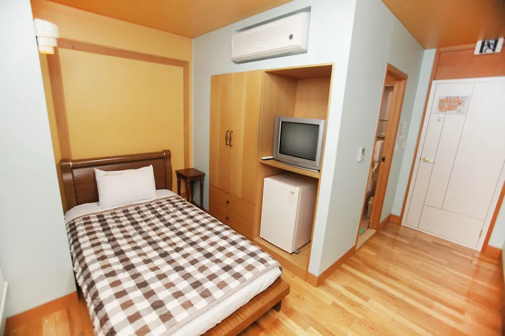 ג'גו Hostel Lyndon 0*,  קוריאה הדרומית