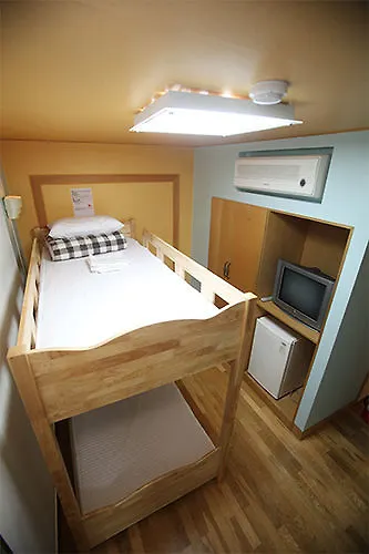 ג'גו Hostel Lyndon