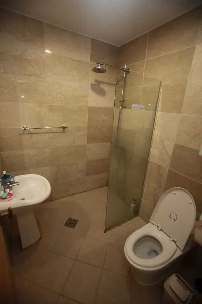 ג'גו Hostel Lyndon